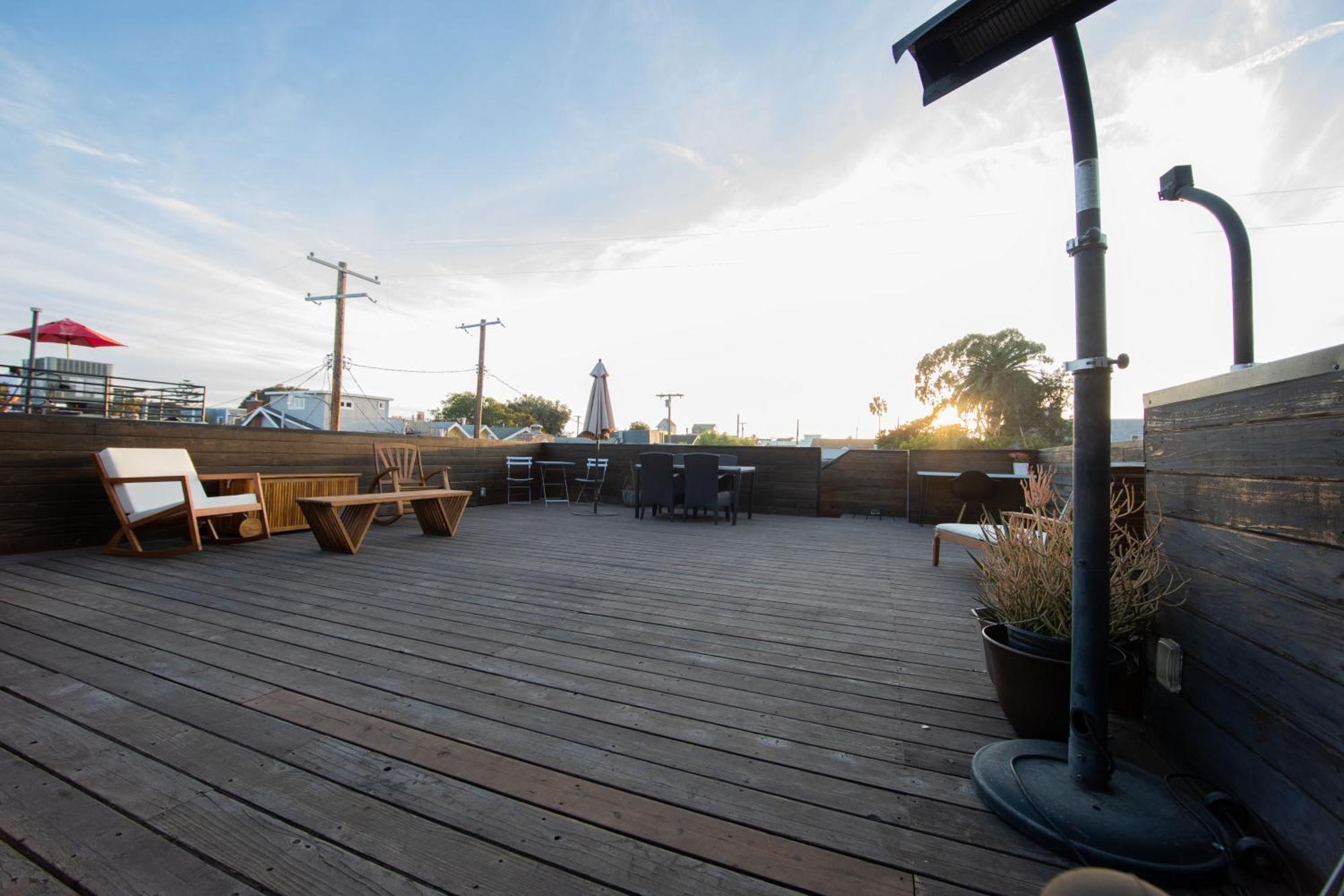 Venice Beach Studio With Large Private Patio Steps To The Beach 洛杉矶 外观 照片